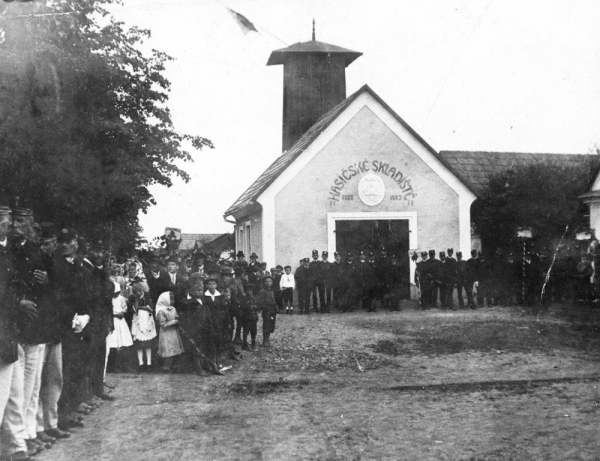 Historie obce Slatina