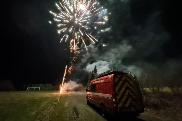 Ohňostrojem na hřišti jsme přivítali nový rok 2024