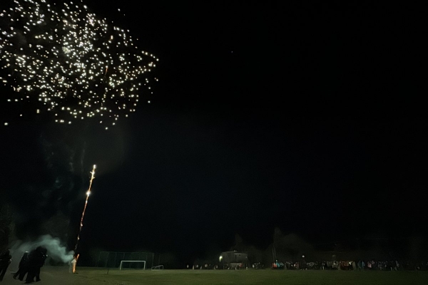 Ohňostrojem na hřišti jsme přivítali nový rok 2024