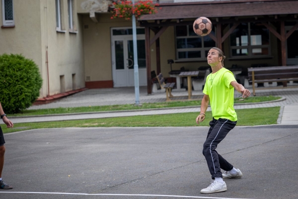 Napínavé souboje přinesl sobotní nohejbalový turnaj o pohár starosty obce