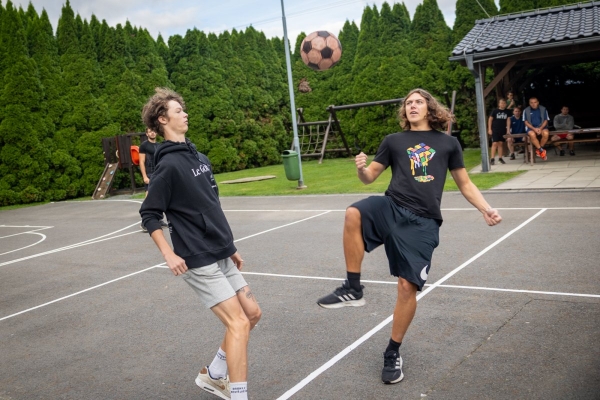 Napínavé souboje přinesl sobotní nohejbalový turnaj o pohár starosty obce