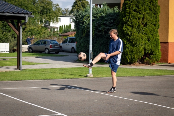 Napínavé souboje přinesl sobotní nohejbalový turnaj o pohár starosty obce