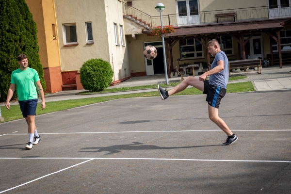Napínavé souboje přinesl sobotní nohejbalový turnaj o pohár starosty obce