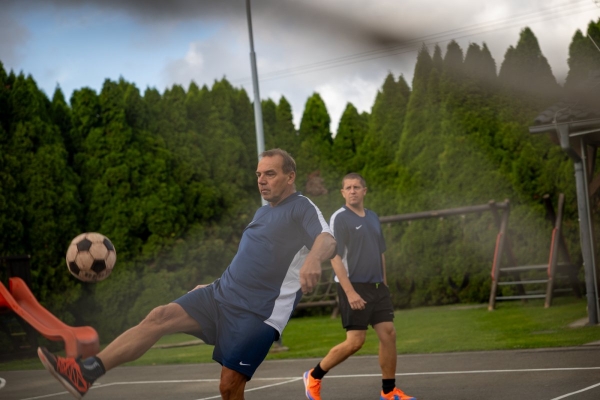 Napínavé souboje přinesl sobotní nohejbalový turnaj o pohár starosty obce