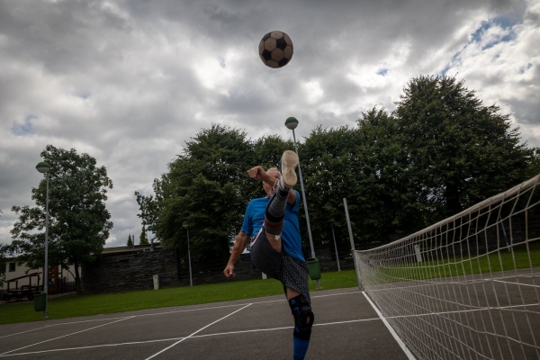 Napínavé souboje přinesl sobotní nohejbalový turnaj o pohár starosty obce