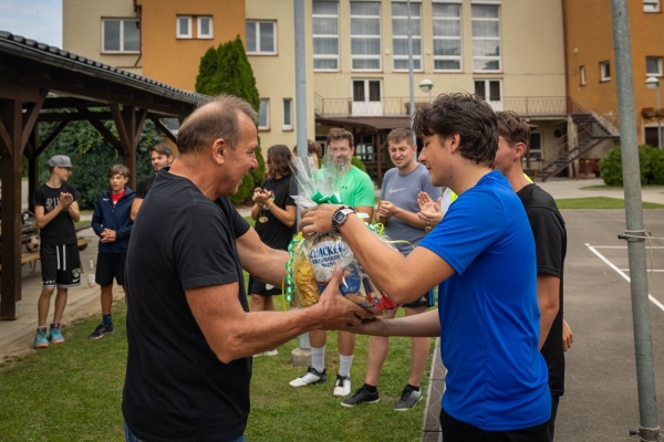 Napínavé souboje přinesl sobotní nohejbalový turnaj o pohár starosty obce