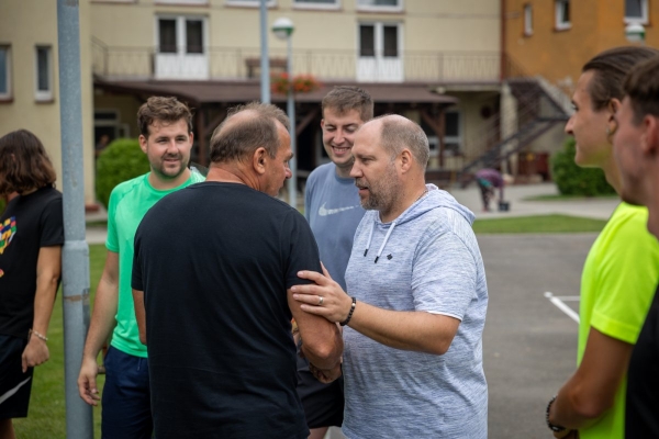Napínavé souboje přinesl sobotní nohejbalový turnaj o pohár starosty obce