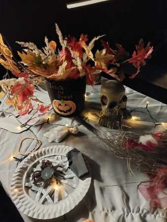 Tradiční dlabání dýní u kulturního domu oslavilo Haloween