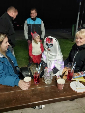 Tradiční dlabání dýní u kulturního domu oslavilo Haloween