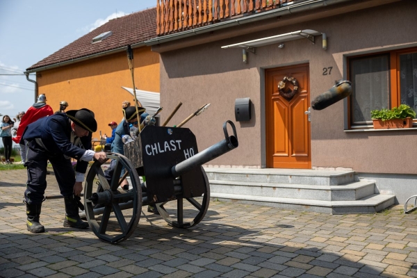 Kácení máje bylo spojeno s oslavami 135 let od založení místního hasičského sboru