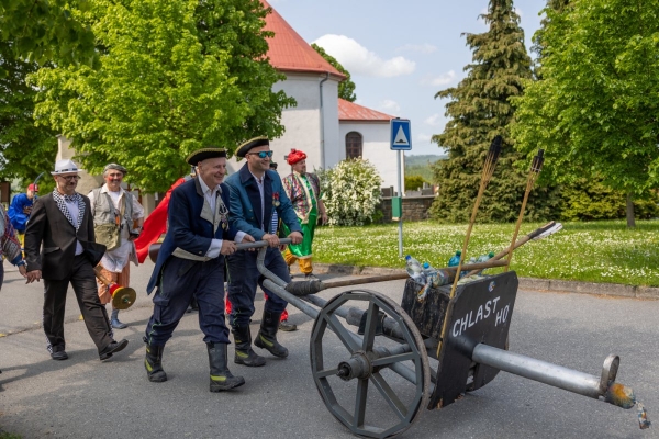Kácení máje bylo spojeno s oslavami 135 let od založení místního hasičského sboru