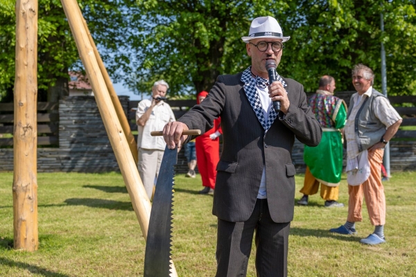 Kácení máje bylo spojeno s oslavami 135 let od založení místního hasičského sboru