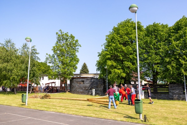 Kácení máje bylo spojeno s oslavami 135 let od založení místního hasičského sboru