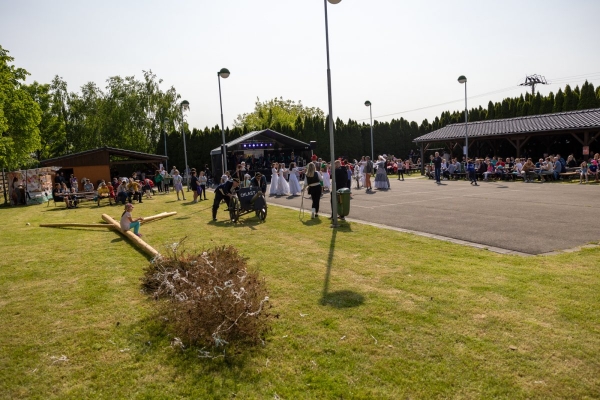 Kácení máje bylo spojeno s oslavami 135 let od založení místního hasičského sboru