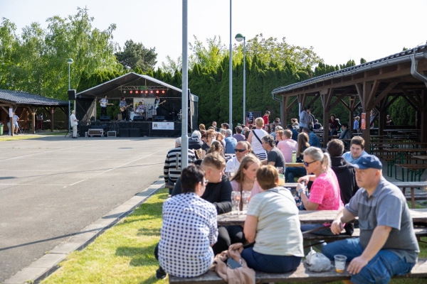 Kácení máje bylo spojeno s oslavami 135 let od založení místního hasičského sboru