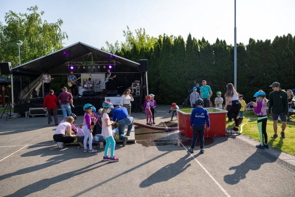 Kácení máje bylo spojeno s oslavami 135 let od založení místního hasičského sboru