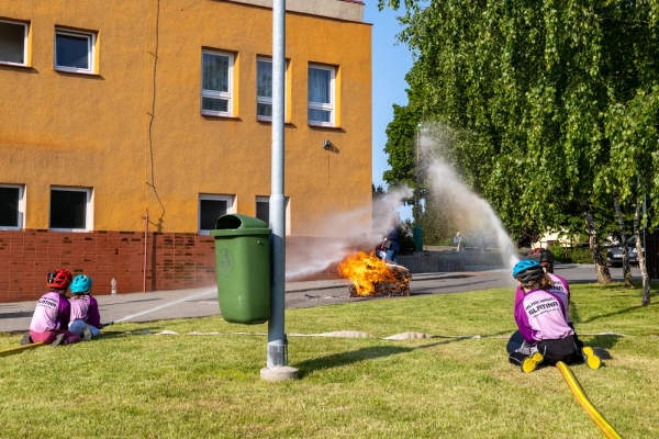 Kácení máje bylo spojeno s oslavami 135 let od založení místního hasičského sboru