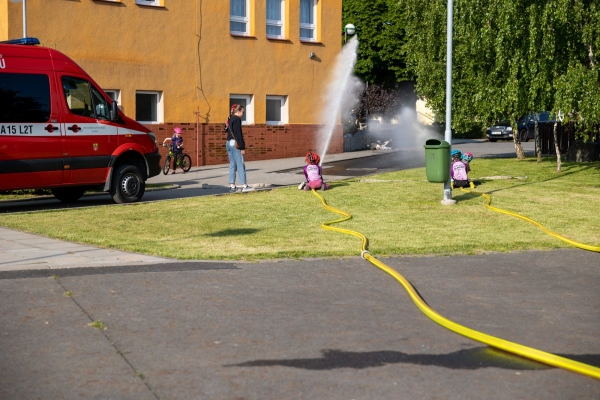 Kácení máje bylo spojeno s oslavami 135 let od založení místního hasičského sboru
