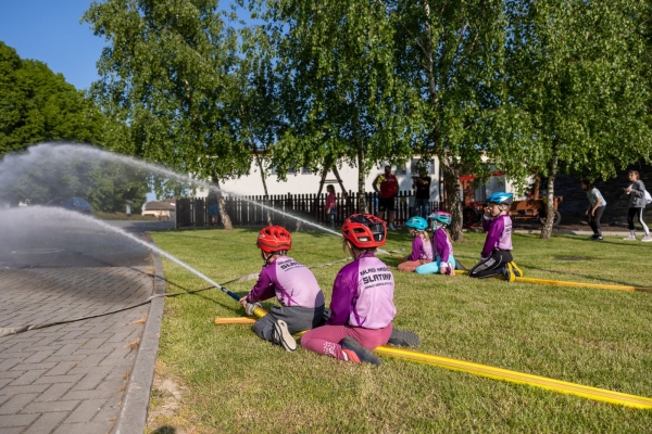 Kácení máje bylo spojeno s oslavami 135 let od založení místního hasičského sboru