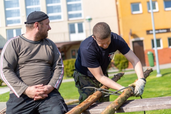 Po dvouleté pauze stojí za kulturním domem májka
