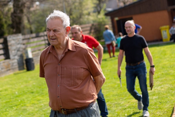 Po dvouleté pauze stojí za kulturním domem májka