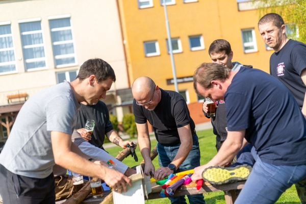Po dvouleté pauze stojí za kulturním domem májka