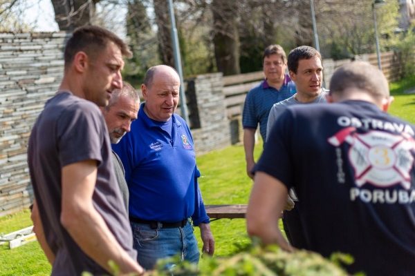 Po dvouleté pauze stojí za kulturním domem májka