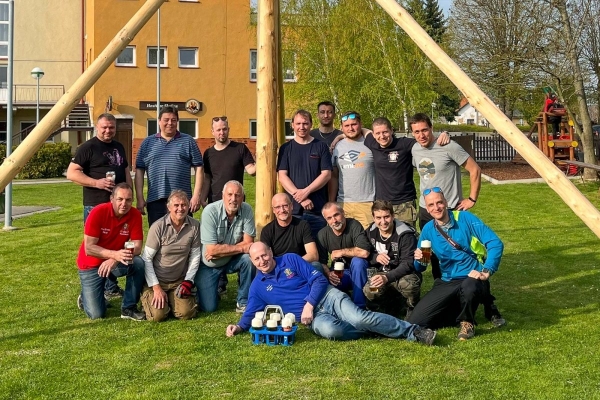 Po dvouleté pauze stojí za kulturním domem májka