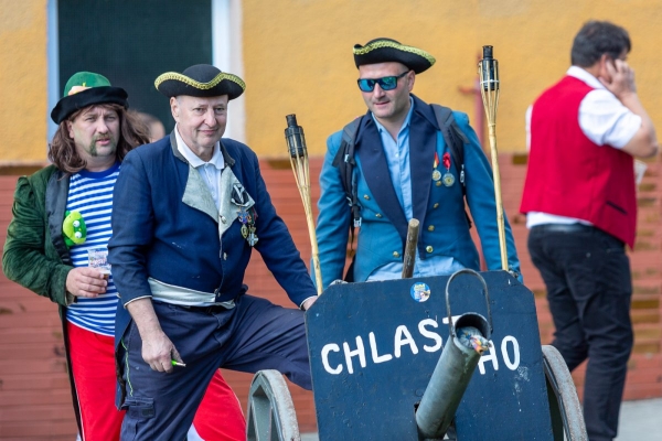 Po dvouleté přestávce jsme u kulturního domu veřejně pokáceli májku