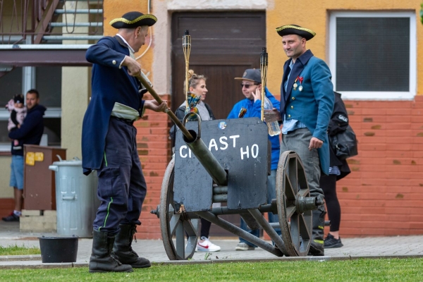 Po dvouleté přestávce jsme u kulturního domu veřejně pokáceli májku