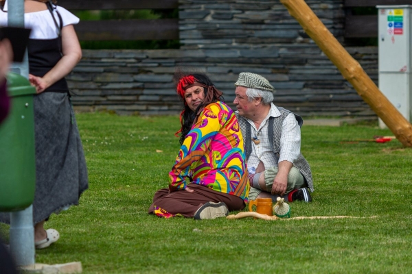 Po dvouleté přestávce jsme u kulturního domu veřejně pokáceli májku