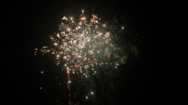 Nový rok přivítali občané ohňostrojem na fotbalovém hřišti