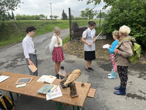 Více než stovka dětí prošla pohádkovým lesem, čekalo na ně osm stanovišť