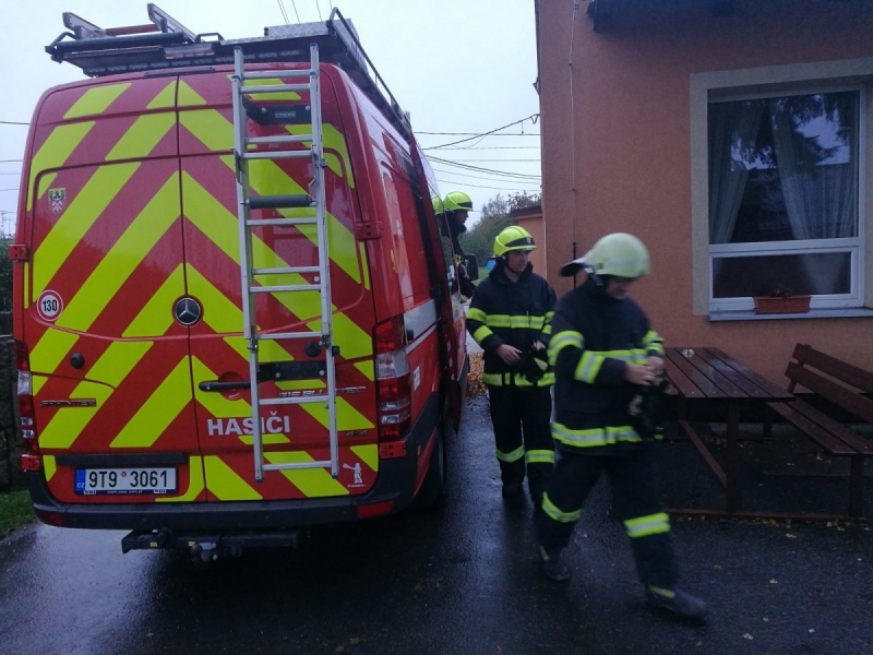 Tři zásahy spojené s počasím řešili slatinští hasiči