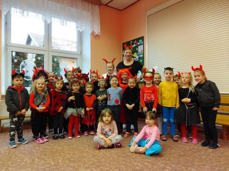 Podzim ve škole proběhl převážně přes monitory počítačů