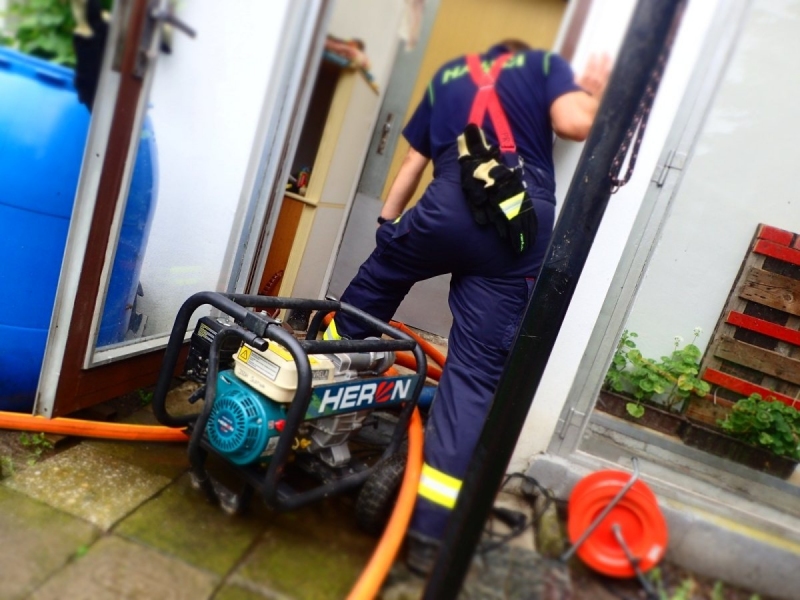 Čerpání vody po výrazných deštích zaměstnalo i naše hasiče