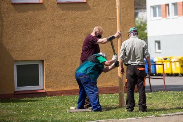 Letošní stavění máje proběhlo bez účasti veřejnosti, tradici jsme však upadnout nenechali