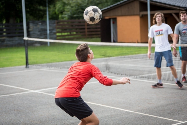 Ve Slatině se bojovalo o pohár starosty obce v nohejbale