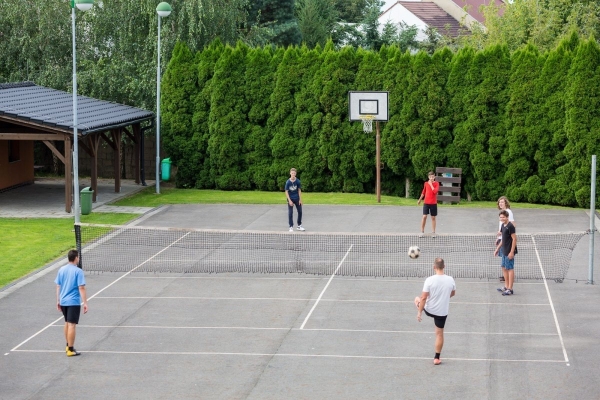 Ve Slatině se bojovalo o pohár starosty obce v nohejbale