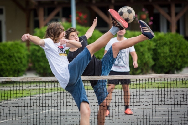 Ve Slatině se bojovalo o pohár starosty obce v nohejbale