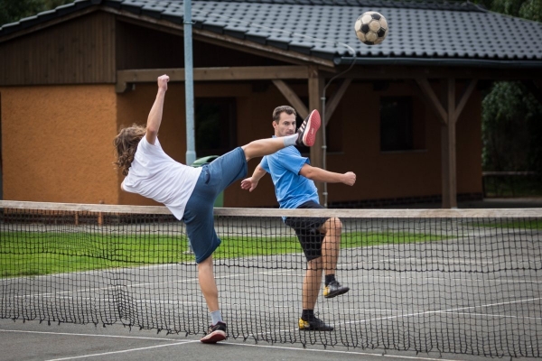 Ve Slatině se bojovalo o pohár starosty obce v nohejbale