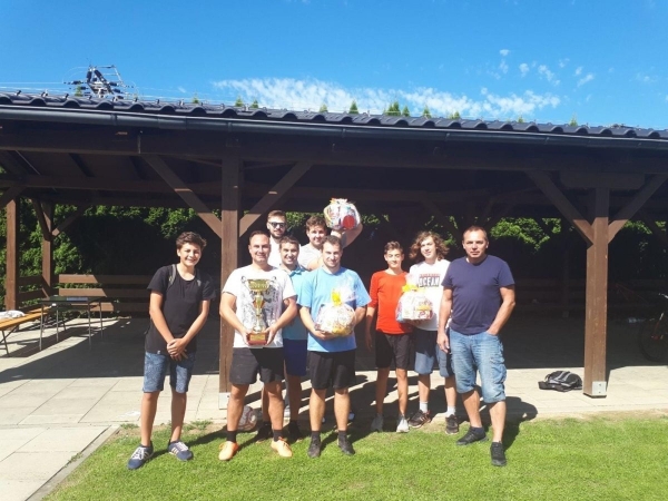 Ve Slatině se bojovalo o pohár starosty obce v nohejbale