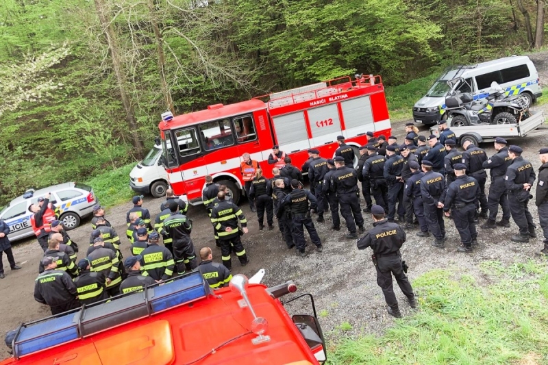 Ve Slatině proběhlo rozsáhlé taktické cvičení zaměřené na pátrací akci v terénu