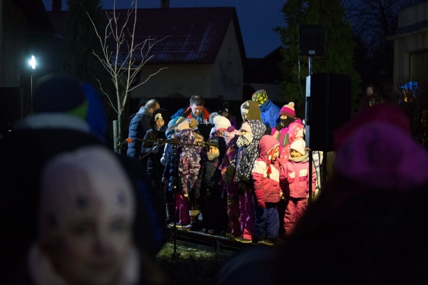 Mikulášská nadílka byla letos spojena s rozsvícením vánočního stromu