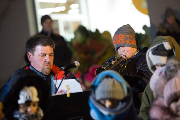 Mikulášská nadílka byla letos spojena s rozsvícením vánočního stromu