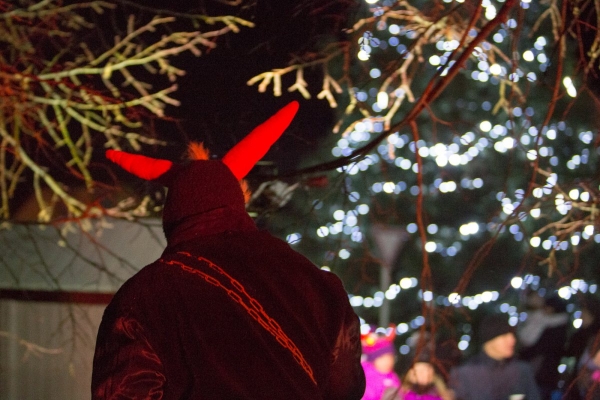 Mikulášská nadílka byla letos spojena s rozsvícením vánočního stromu
