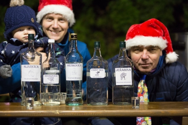 Sedmý ročník tradičního Adventního setkání občanů nejen Slatiny a Nového Světa proběhl v sobotu