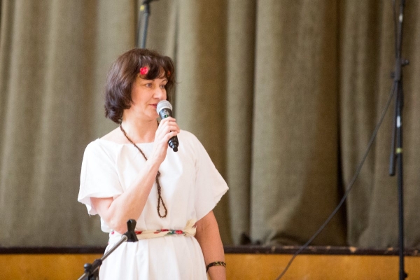 Ke Dni matek v kulturním domě zazpívaly, zahrály i zatančily děti ze slatinské mateřské i základní školy