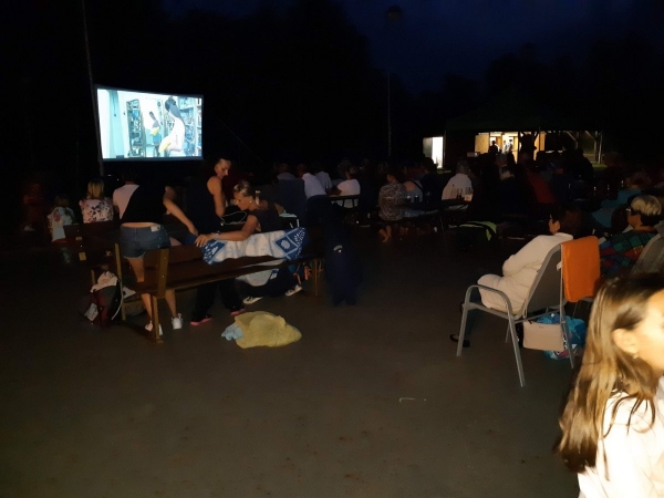 Páteční letní kino zaplnilo prostranství u kulturního domu