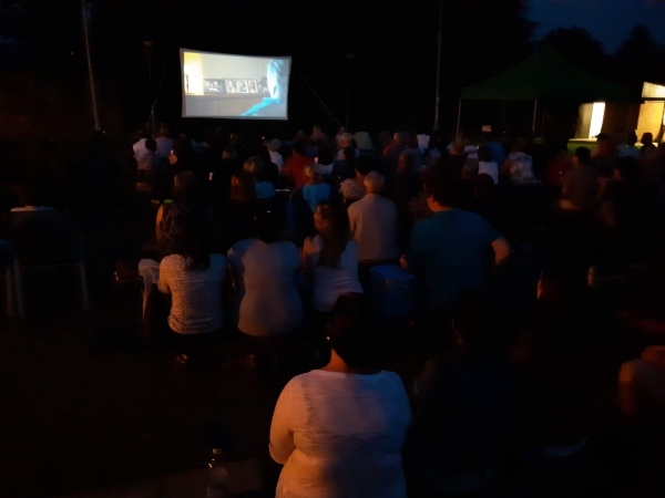Páteční letní kino zaplnilo prostranství u kulturního domu